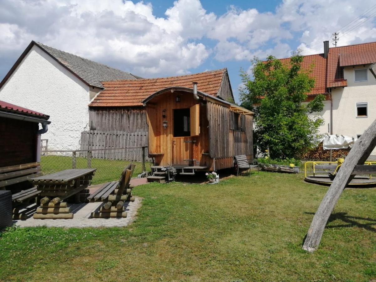 Schaeferwagen Auf Dem Ferienhof Stark Kelheim Exteriér fotografie